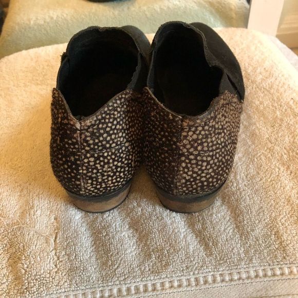 Shoes slip on size 7 - Picture 3 of 9